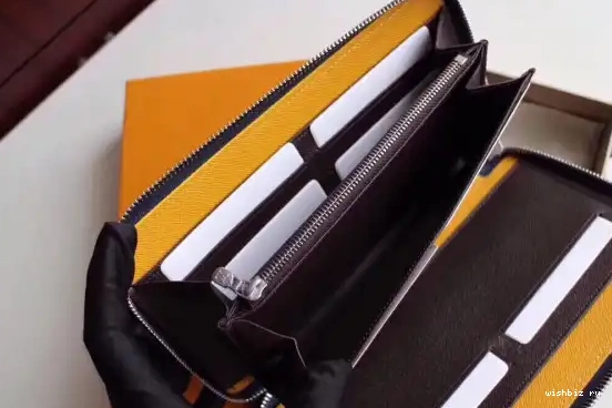 WIS Wallet Louis Vuitton Zippy 0531